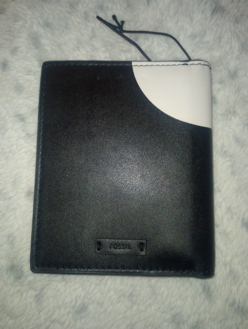 Fossil Black and White Passport Wallet - Picture 3 of 4